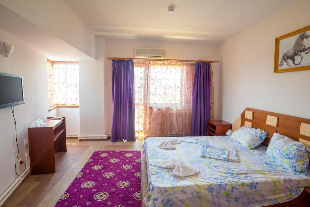 Hostel Nova Route Năvodari Kültér fotó